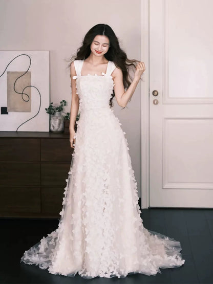Robes de mariée romantiques Robes de bal Col carré Fleurs blanches Robe de mariée d'été N4273