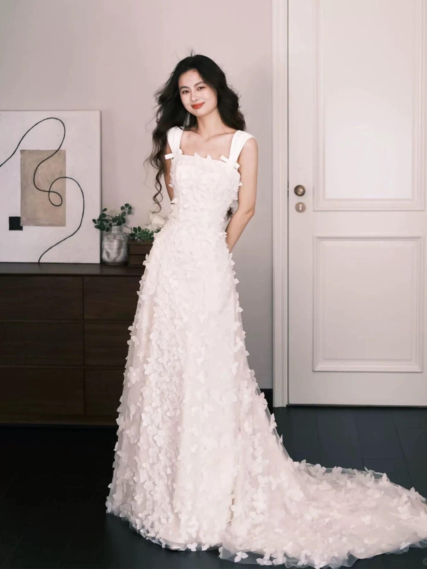 Robes de mariée romantiques Robes de bal Col carré Fleurs blanches Robe de mariée d'été N4273