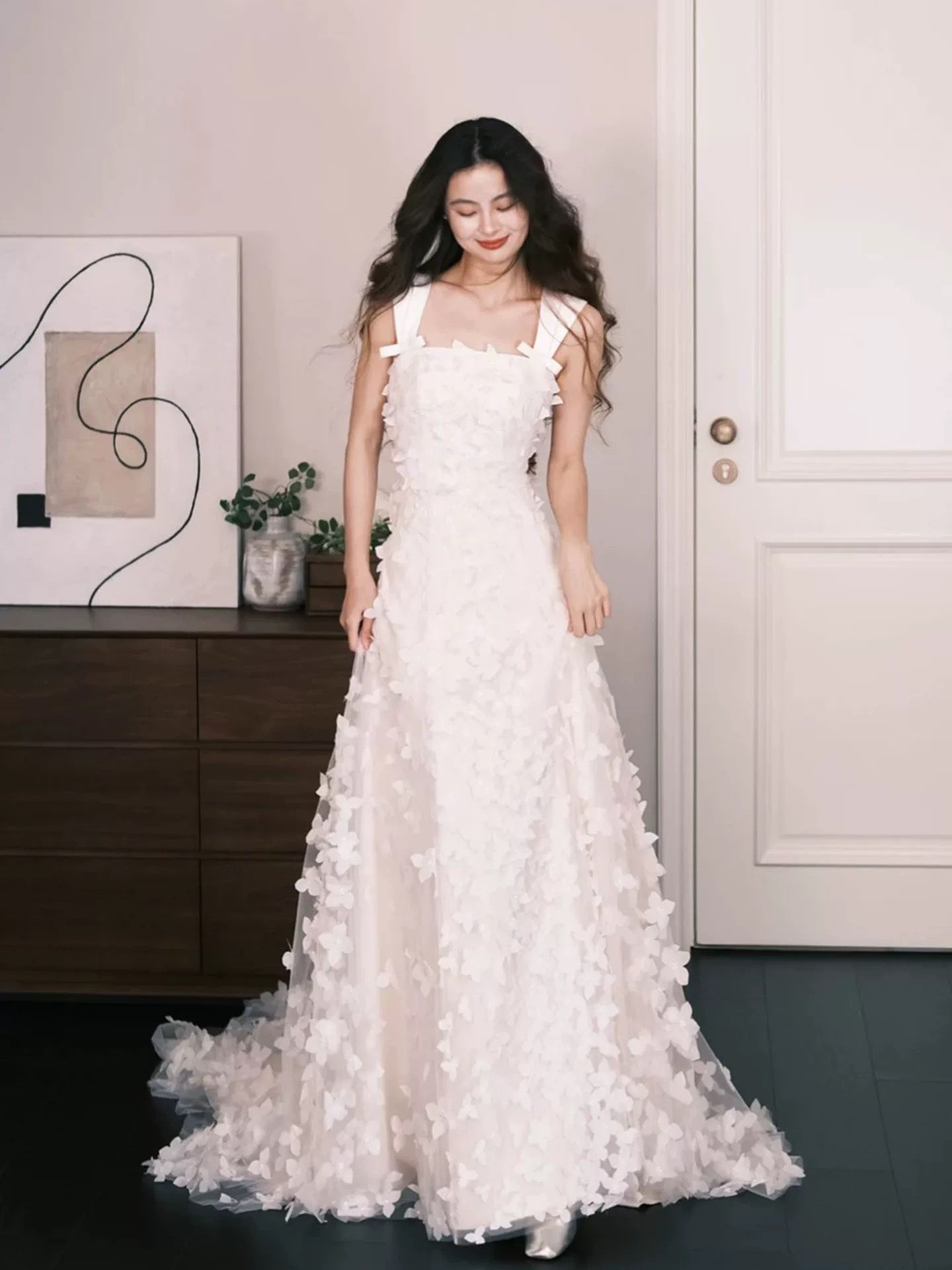 Robes de mariée romantiques Robes de bal Col carré Fleurs blanches Robe de mariée d'été N4273