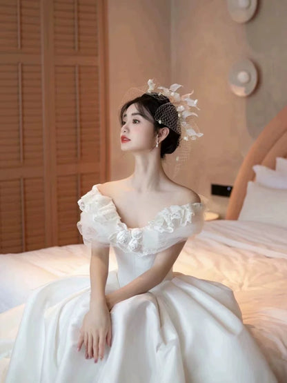 French Style Wedding Dresses Ball Gown Off The Shoulder Lace With Flowers Summer Boho Wedding Dress N4178