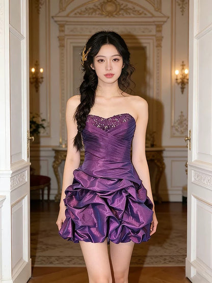 Robe de soirée/cocktail courte mini violette en satin bustier coupe fourreau, vintage, N4281
