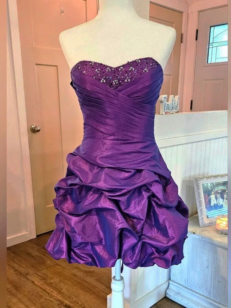 Robe de soirée/cocktail courte mini violette en satin bustier coupe fourreau, vintage, N4281