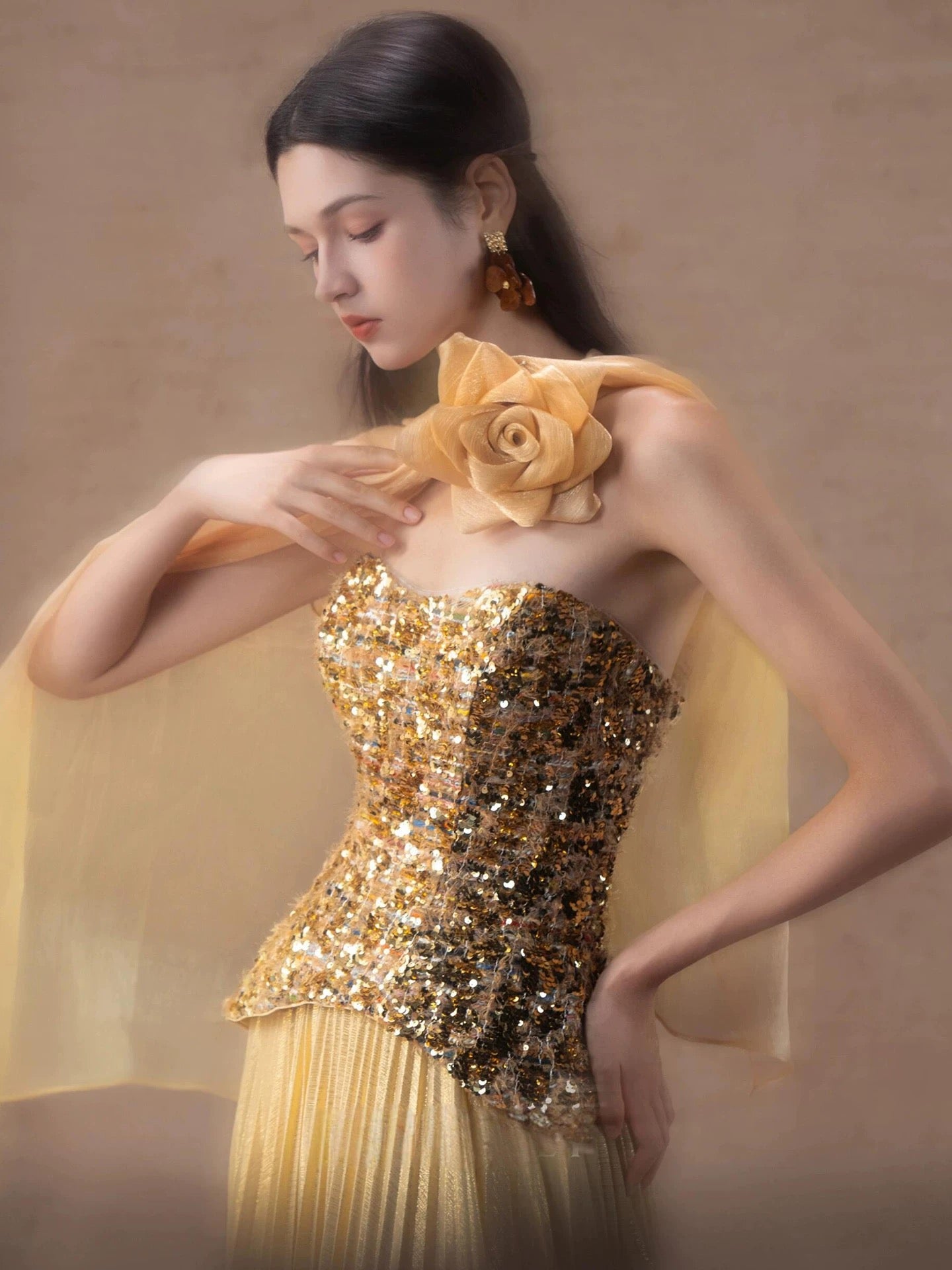 Glittery A line Strapless Gold Sleeveless Sequin Evening Long Formal Party Outfits RB3744