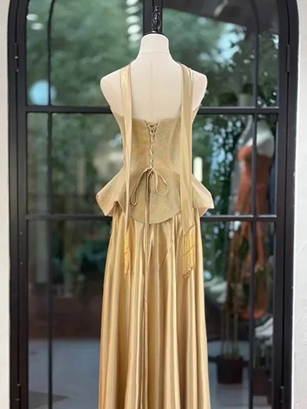 Robe de soirée longue trapèze sans bretelles en satin doré, style années 80, sans manches, pour bal de promo N2024