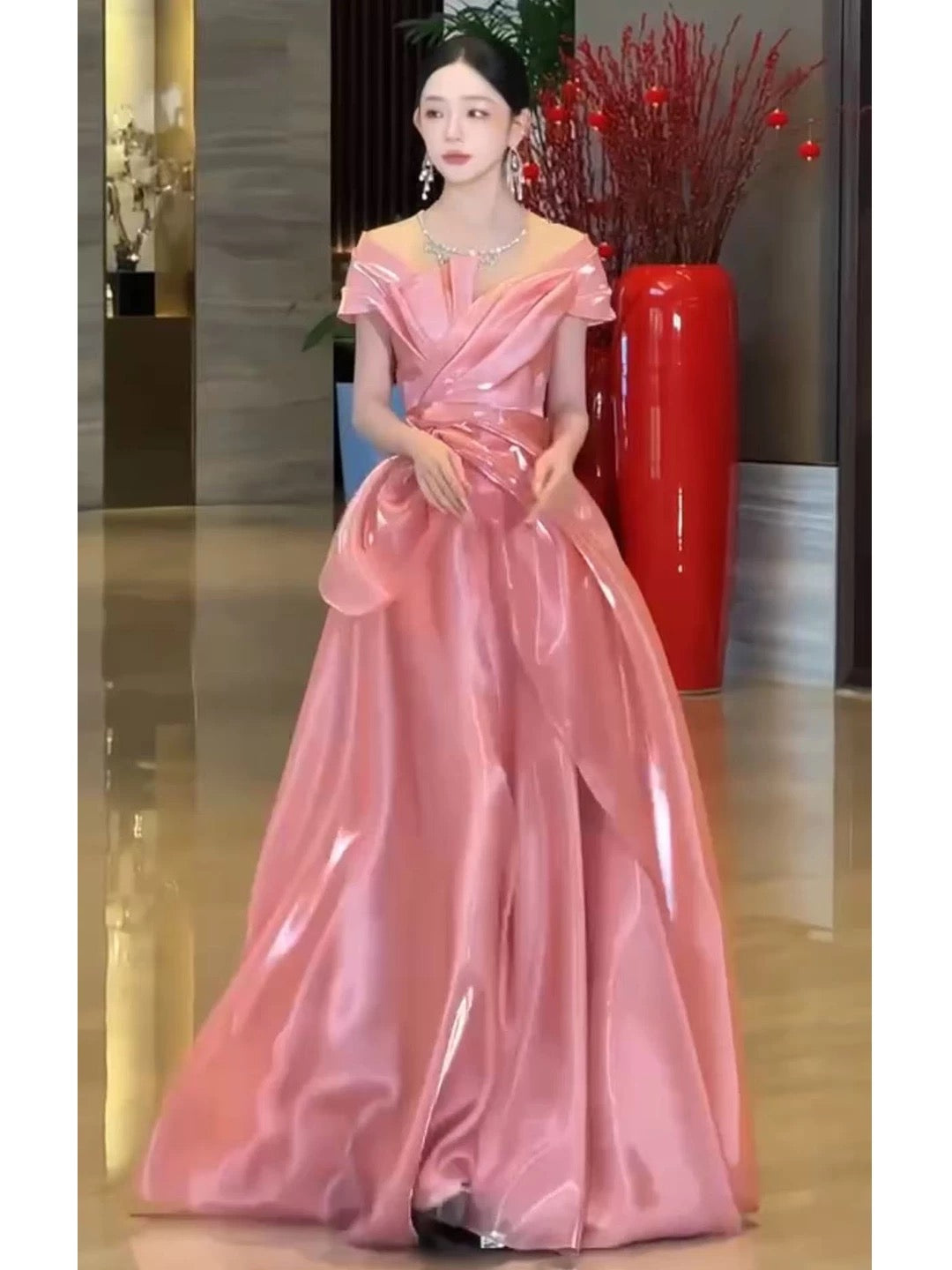 Elegantes A-Linien-Kleid schulterfrei Rosa mit kurzen Ärmeln Lange Partykleider Ballkleider N2025