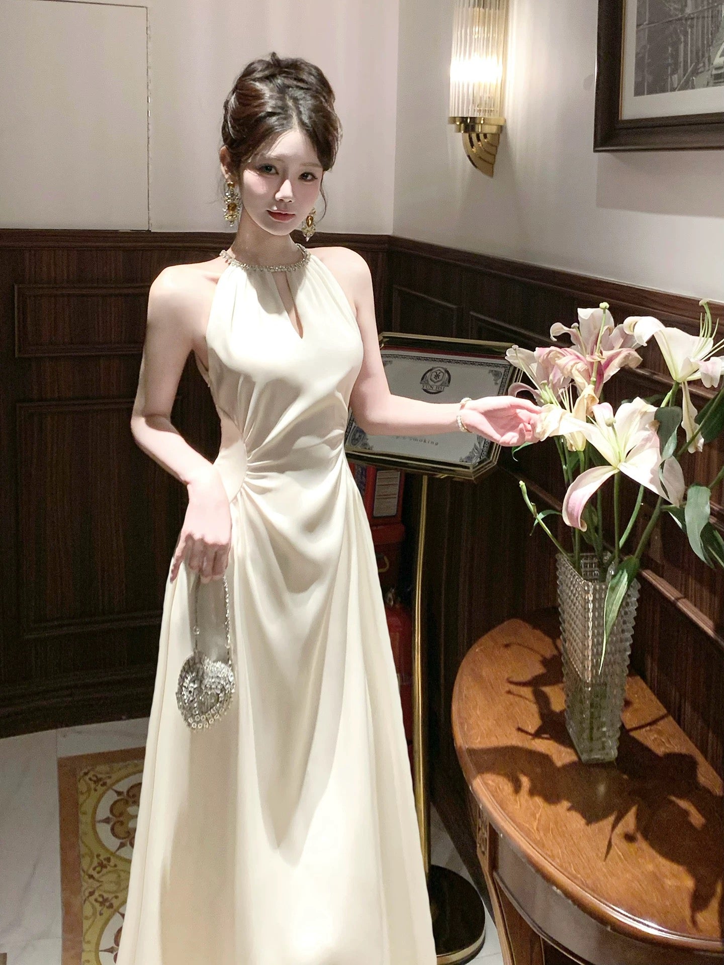 Robes de soirée longues N2049 en mousseline ivoire style trapèze classique, idéales pour les invitées de mariage