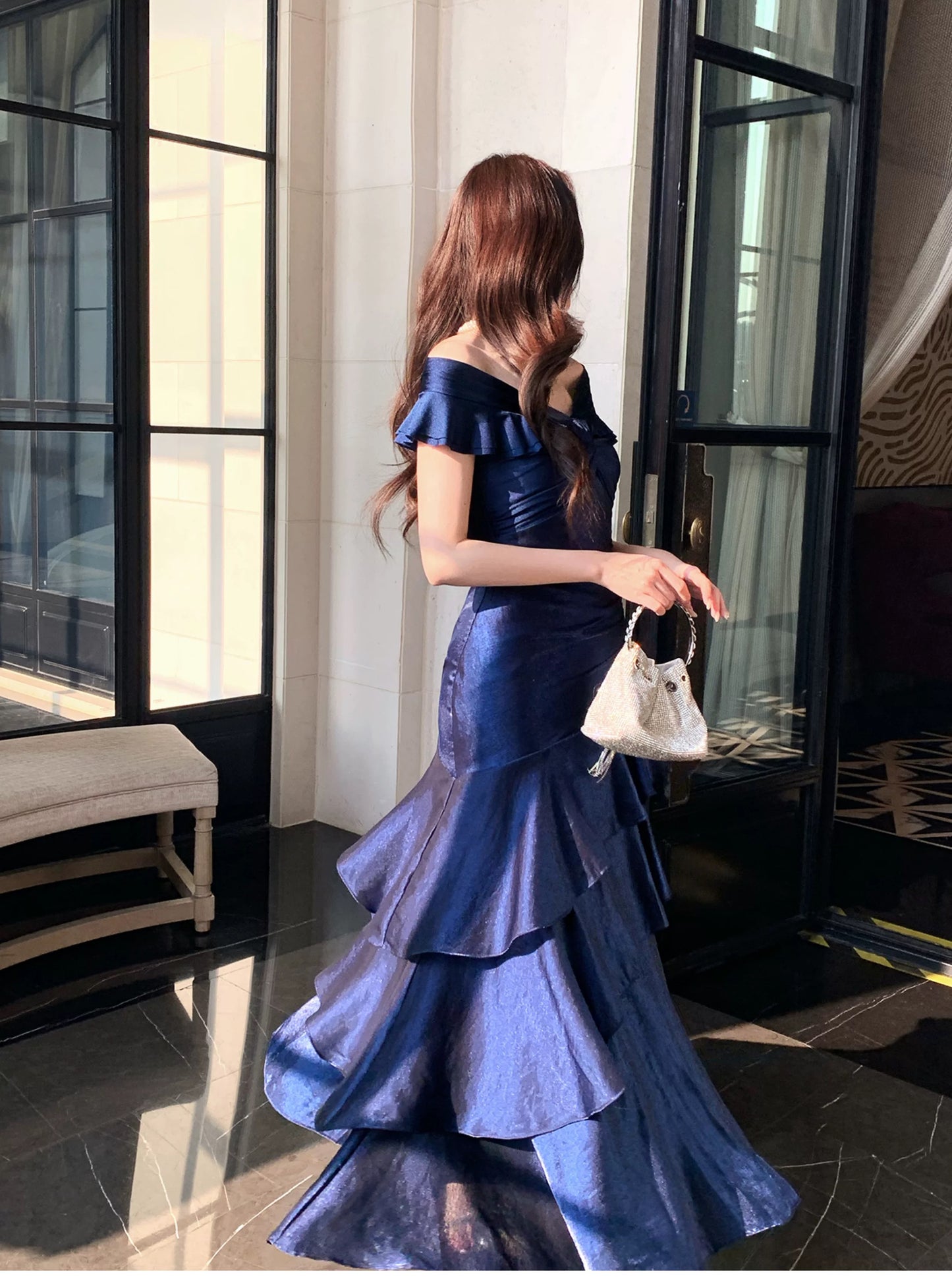 Elegantes Meerjungfrauen-Kleid schulterfrei schwarz mit kurzen Ärmeln lange Abendkleider Ballkleider N2056