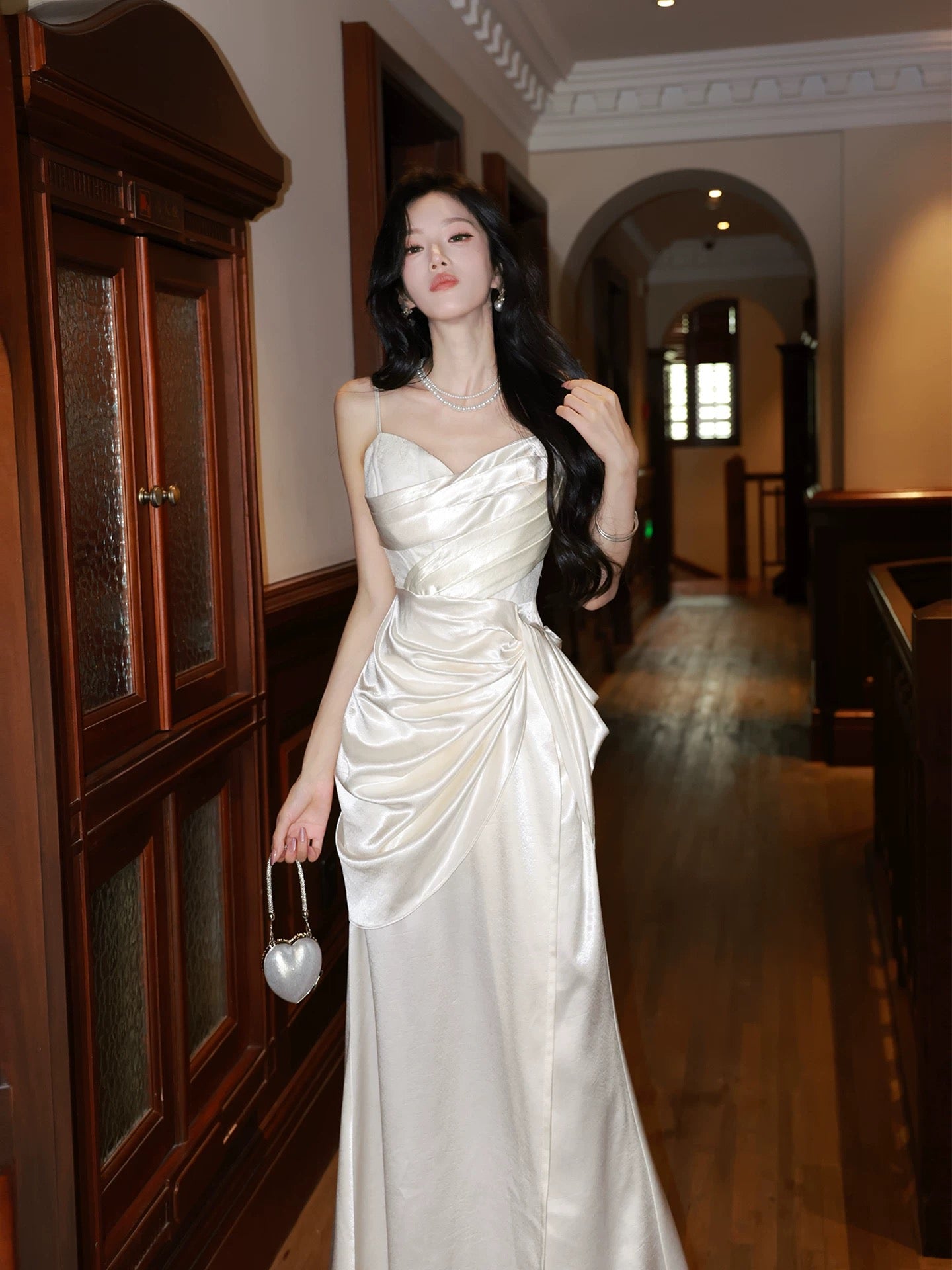 Klassisches Meerjungfrau-Brautkleid mit Spaghettiträgern, Elfenbein, Falten-Inspiration, langes Hochzeitsgastkleid N2051