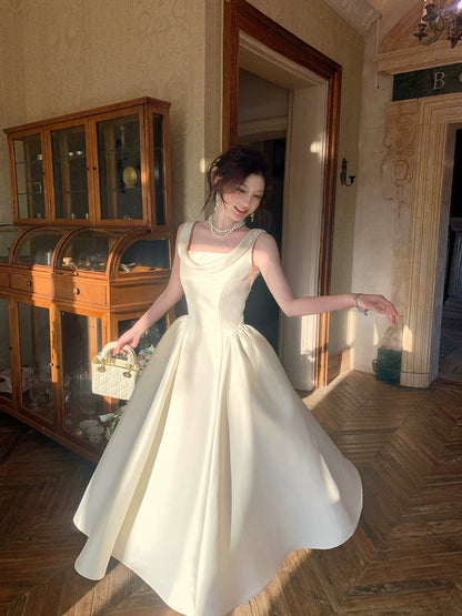 Robes de mariée longues de soirée simples, coupe trapèze, en satin ivoire à encolure carrée N2061