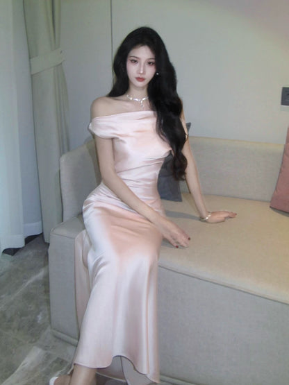 Französischer Stil Meerjungfrau Off Shoulder Satin Schlitz Inspiration Lange Abschlussball Hochzeitsgastkleider N2063