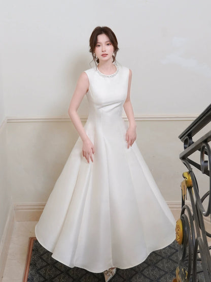 Bescheidener französischer Stil, A-Linie, Rundhalsausschnitt, weißes Satin, modische lange formelle Outfits für Damen, Ballkleider N2068