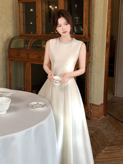 Bescheidener französischer Stil, A-Linie, Rundhalsausschnitt, weißes Satin, modische lange formelle Outfits für Damen, Ballkleider N2068