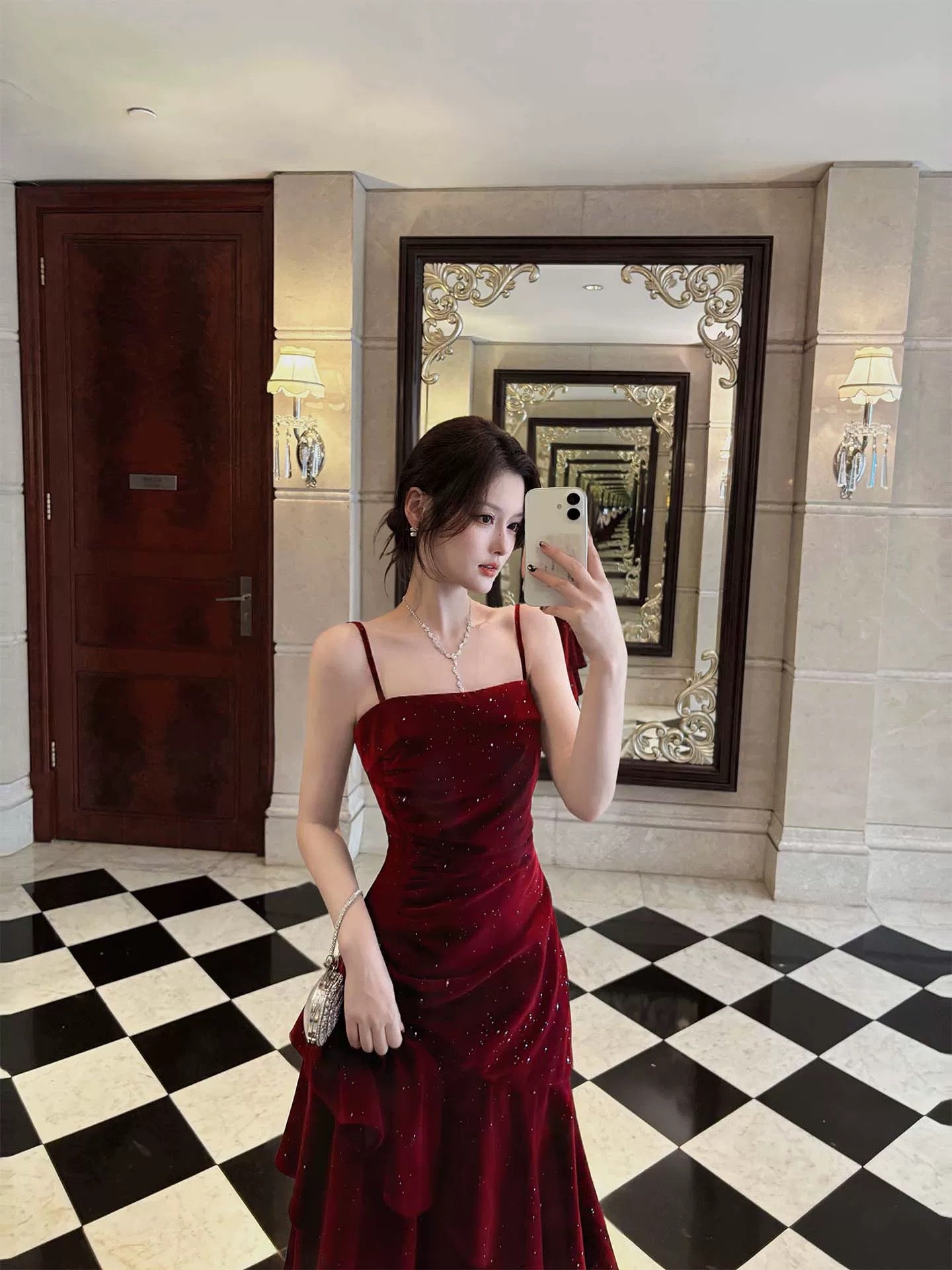 Robes de Bal Sirène Longues à Bretelles Fines Style Français Modeste Couleur Bordeaux Tenues de Soirée Formelles pour Femmes N2077