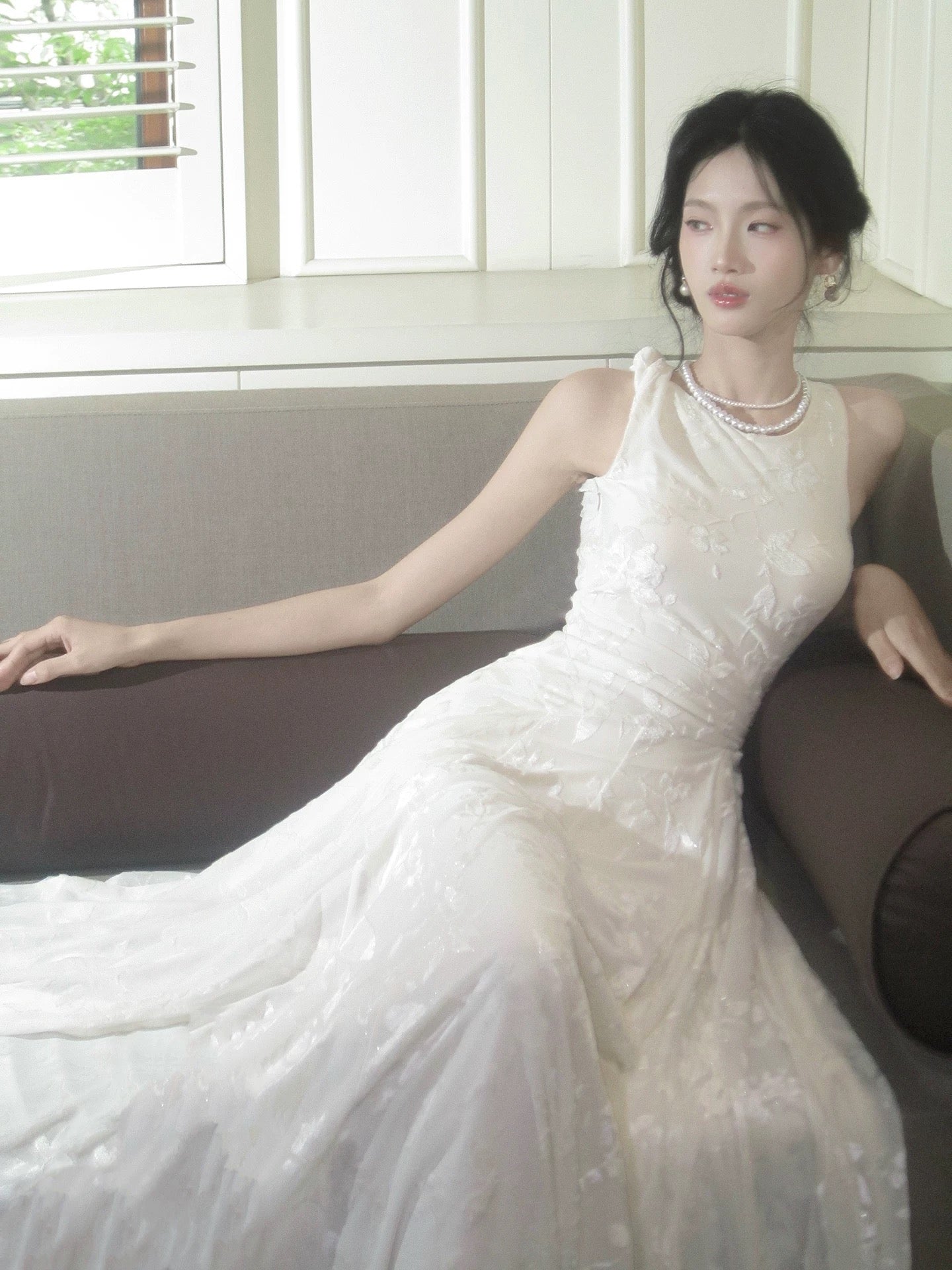 Robes de Soirée/Demoiselle d'Honneur Longues Simples en Dentelle Blanche Col Rond Coupe A N2085