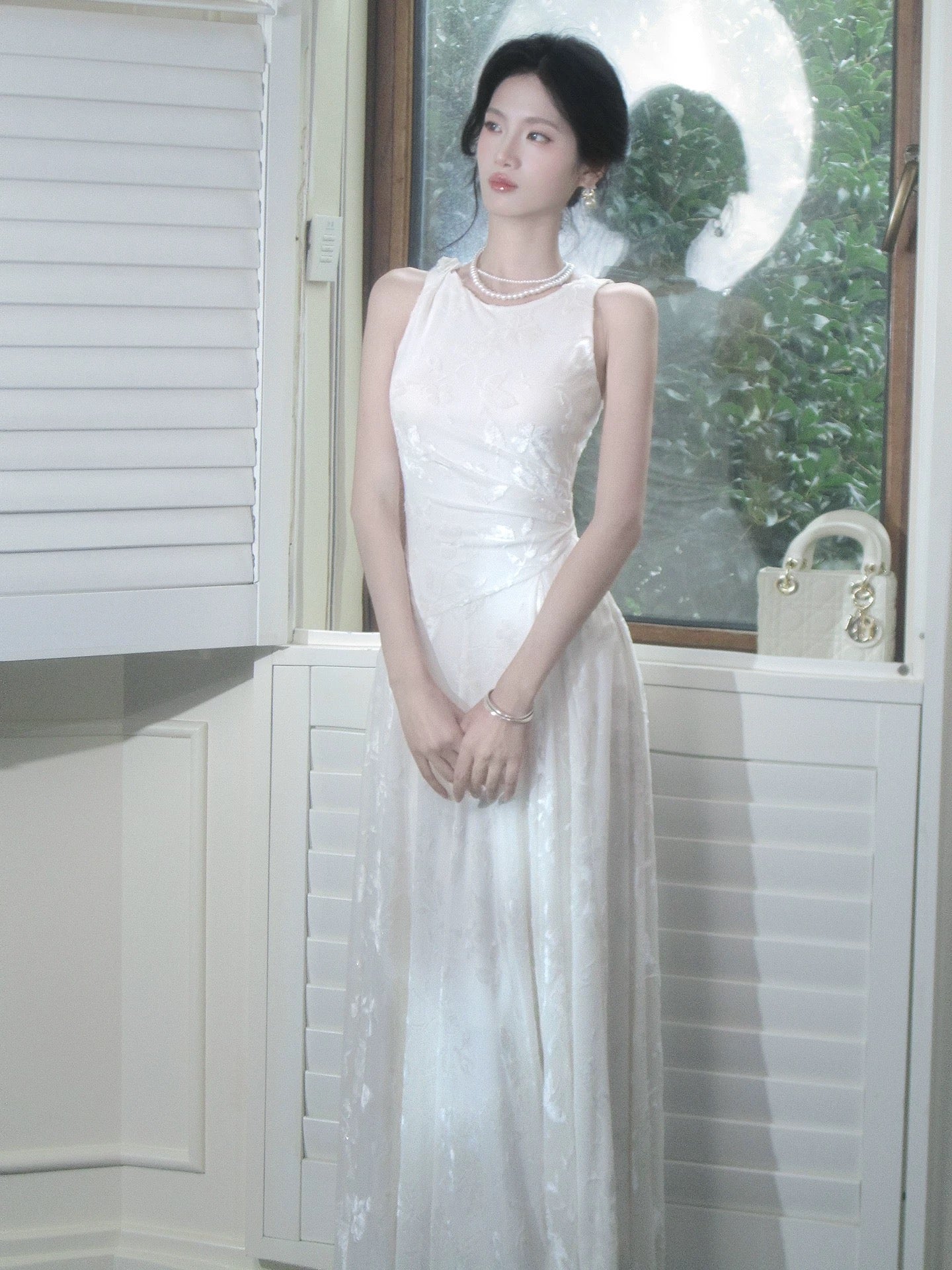 Robes de Soirée/Demoiselle d'Honneur Longues Simples en Dentelle Blanche Col Rond Coupe A N2085