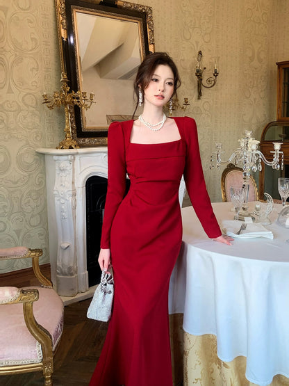 Sirène de style français modeste Robes de soirée longues pour femmes en satin rouge à col carré N2088