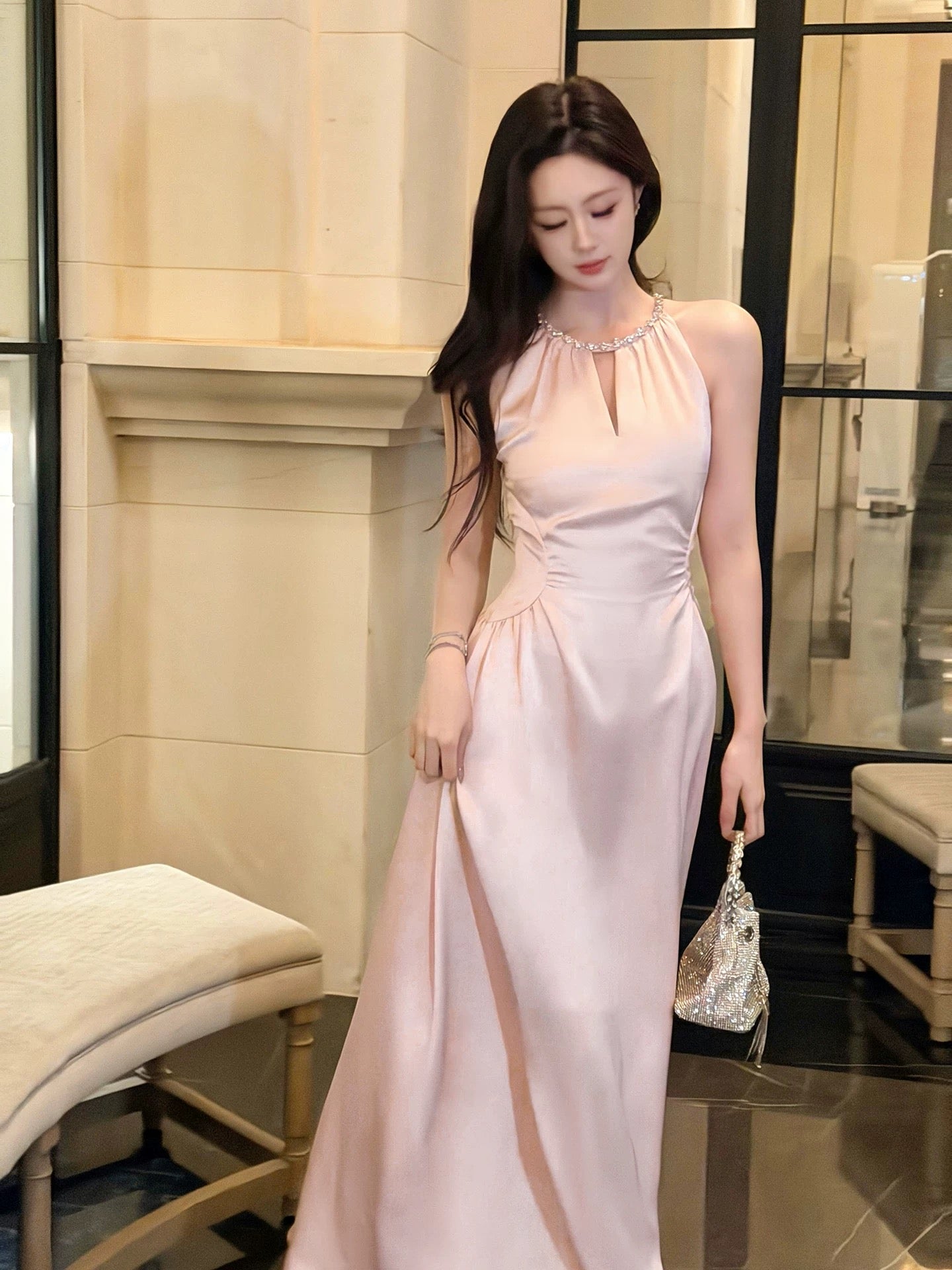 Schlichtes A-Linien-Satin-Kleid in Pink mit Rundhalsausschnitt, inspiriert von langen Hochzeits- und Ballgastkleidern N2096