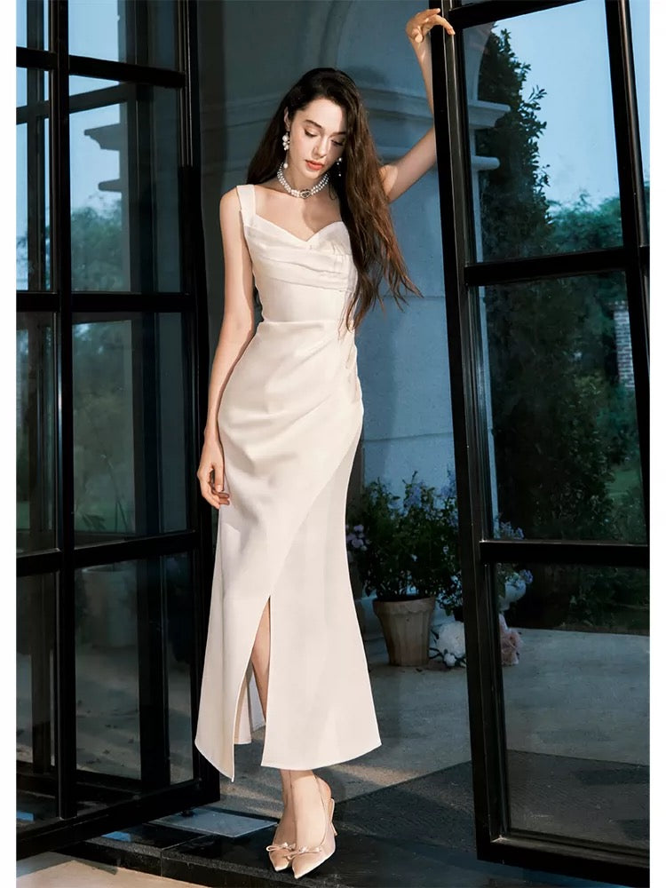 Einfaches Meerjungfrau-Sweetheart Weißes Satin-Inspiration Schlitz Hochzeitsfeier Gastkleider N2100