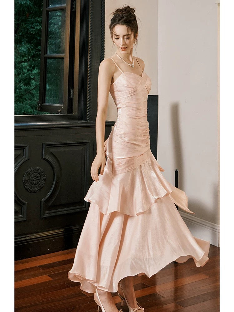 Robes de soirée longues en satin rose blush avec fines bretelles pour invitées de mariage et bal de promo N2102