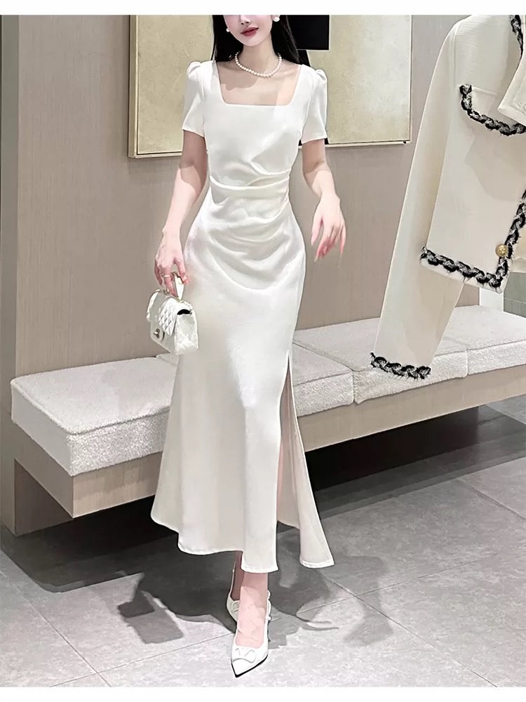 Robes de soirée pour invitées N2179 en satin blanc style sirène avec col carré et fente.
