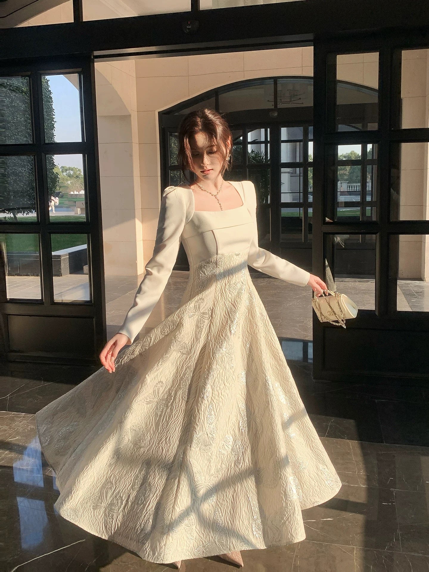 Elegantes A-Linien-Kleid mit eckigem Ausschnitt in Weiß mit langen Ärmeln aus Satin für Damen, Mädchen, Teenager, Abschlussballkleider N2185