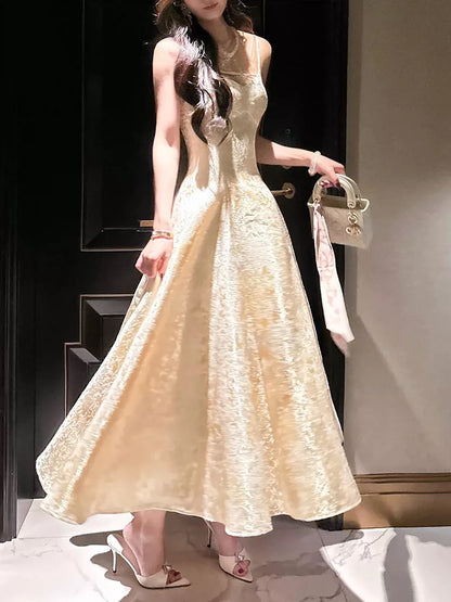 Elegantes A-Linien-Spaghetti-Träger-Satin-Kleid für Hochzeitsgäste N2191