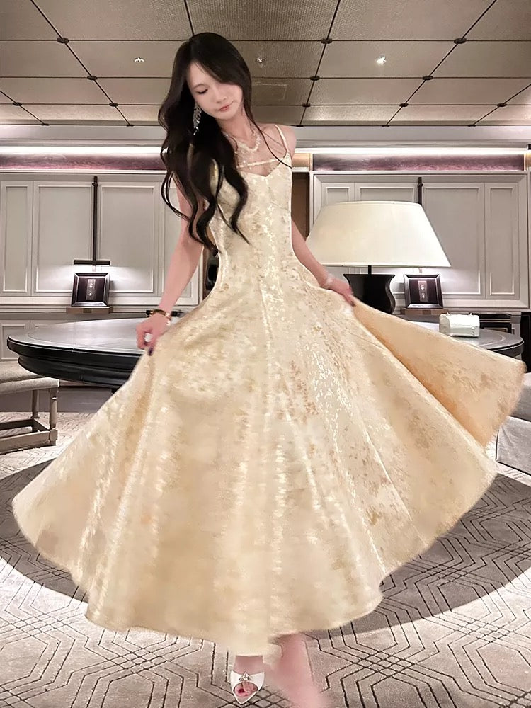 Elegantes A-Linien-Spaghetti-Träger-Satin-Kleid für Hochzeitsgäste N2191