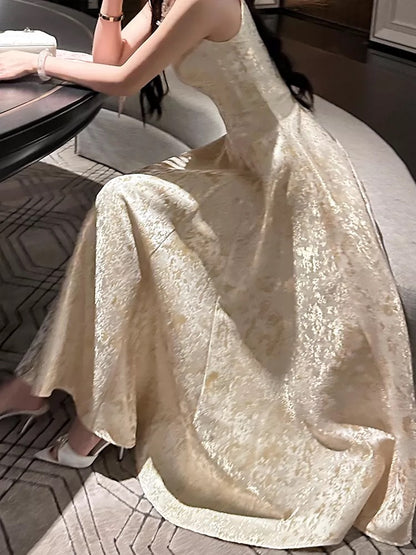 Elegantes A-Linien-Spaghetti-Träger-Satin-Kleid für Hochzeitsgäste N2191