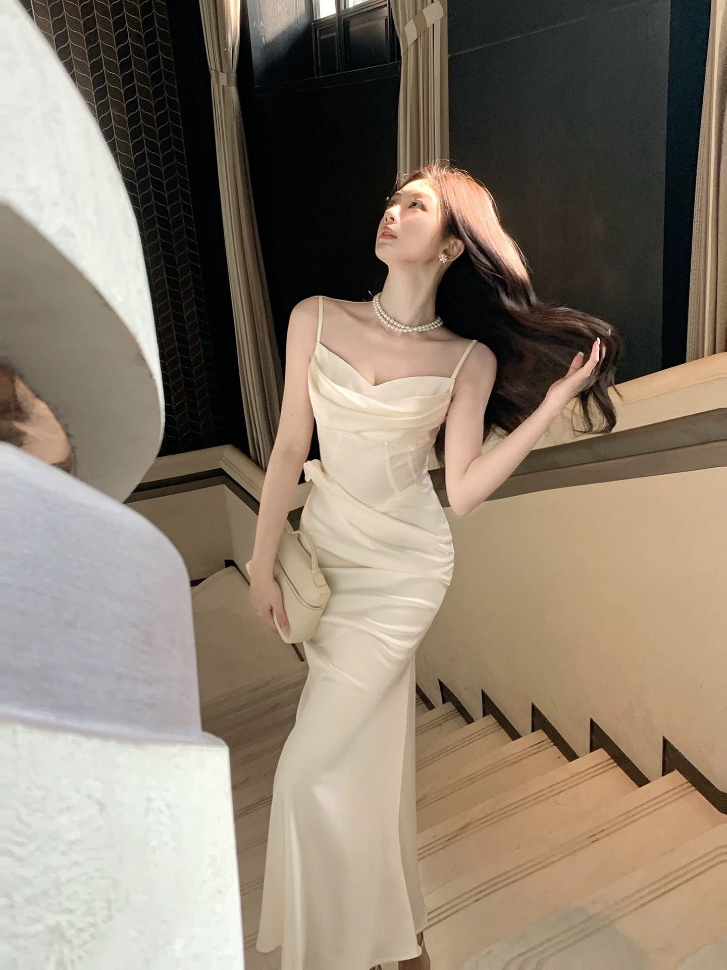 Mignonne Robe d'Invitée de Mariage Bretelles Spaghetti en Satin Ivoire Longue Style Sirène pour Plage Printemps Été Jardin Inspiration N2201