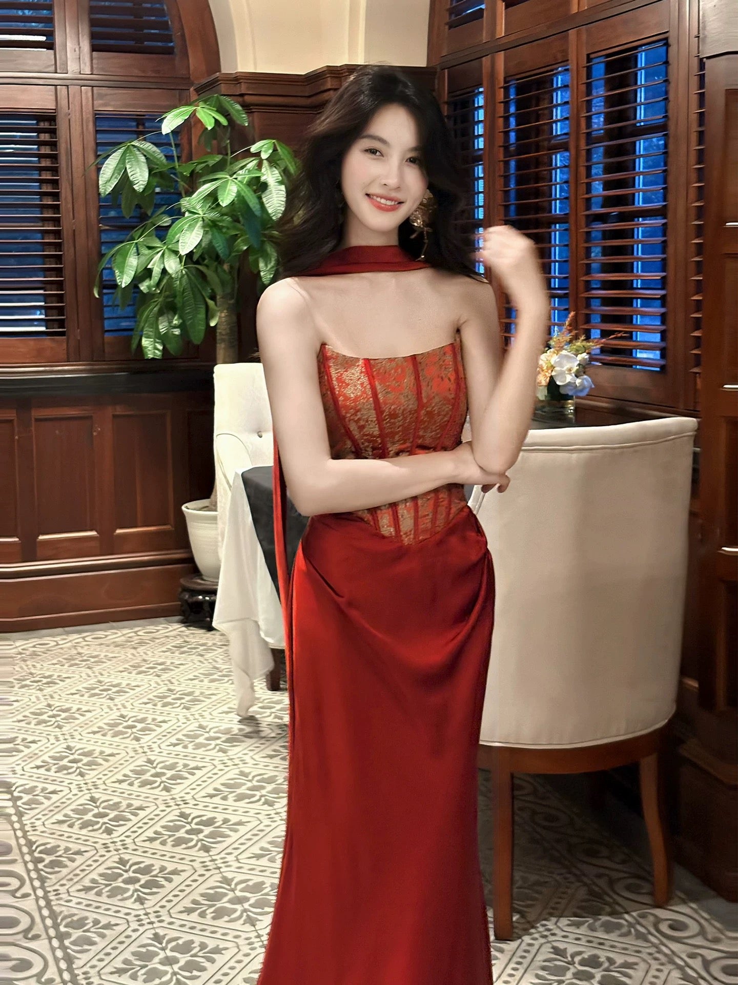Élégante robe de bal longue en satin rouge à fines bretelles de style sirène pour femmes, filles et adolescentes N2213