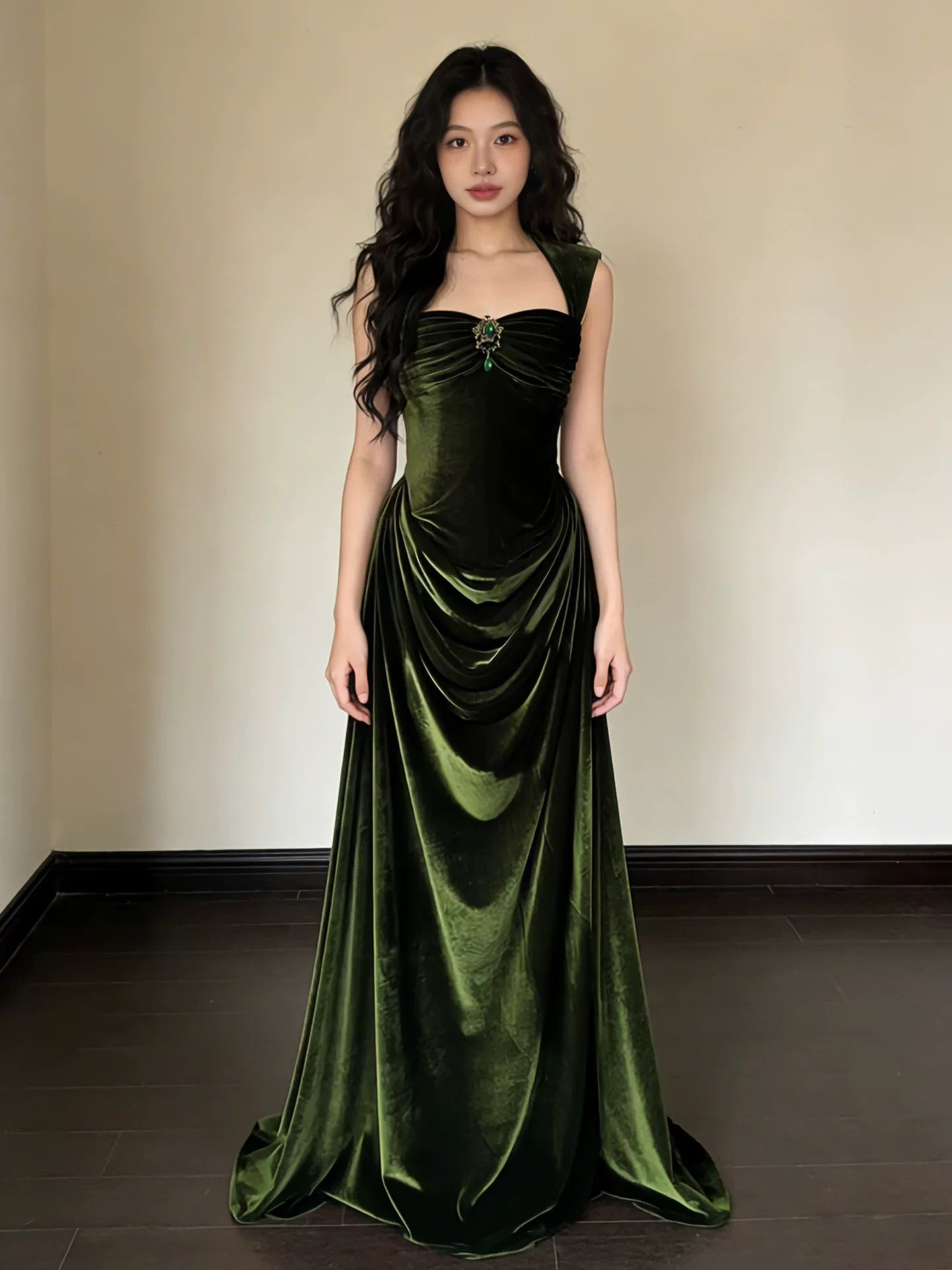 Robe de bal longue vintage en velours vert, coupe trapèze, sans bretelles, à volants, idéale pour les lycéennes et les adolescentes (N1671).