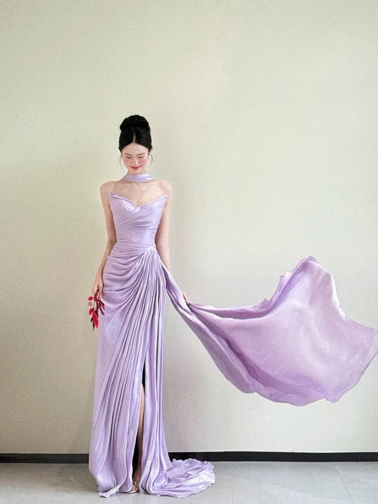 Klassisches Meerjungfrauen-Kleid mit herzförmigem Ausschnitt, lila Satin mit Rüschen und Schal – Inspiration für lange Hochzeitsgastkleider N1687