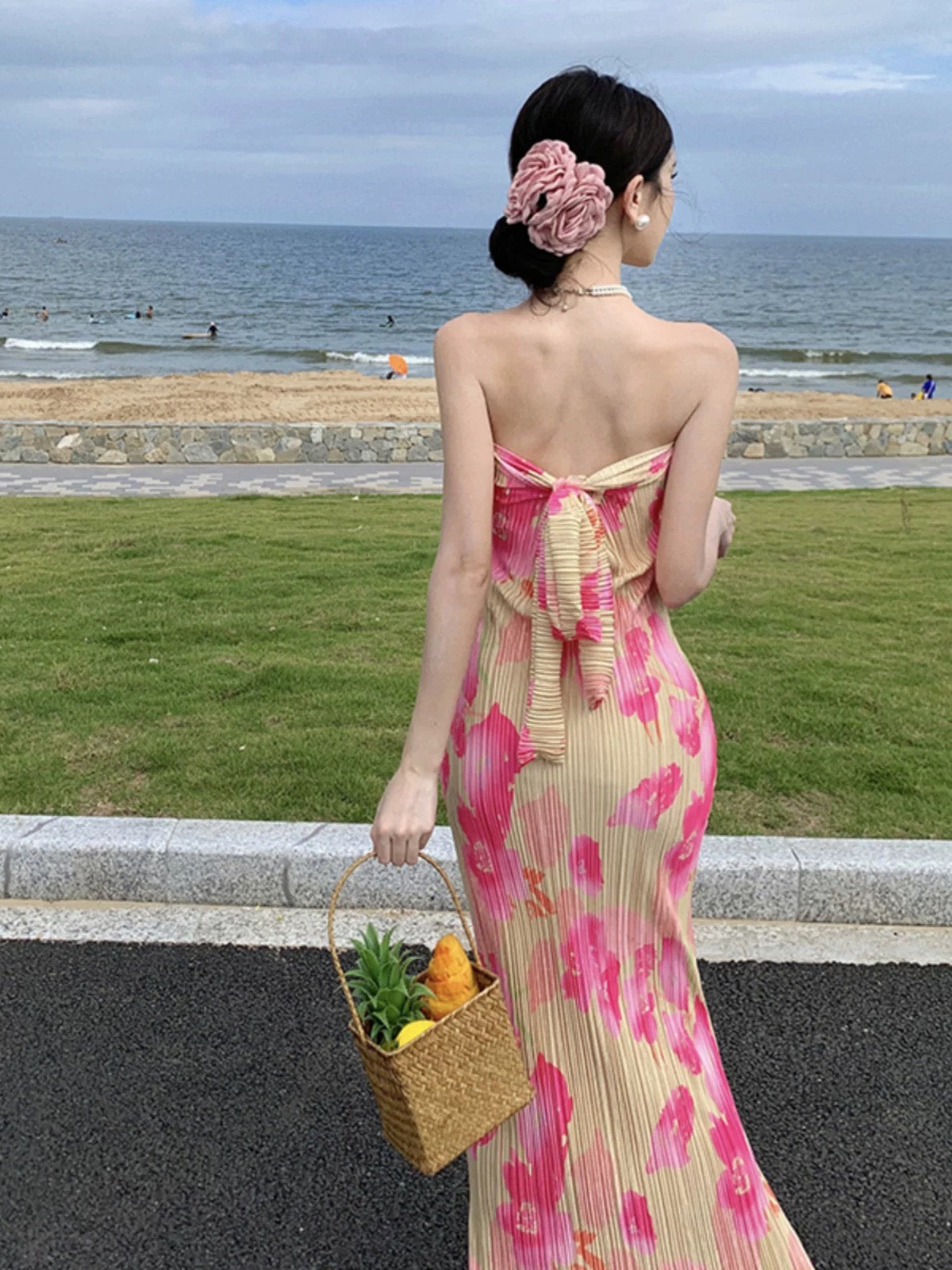 Schlichtes Etui-Kleid, trägerlos, Blumenmuster, Ideen für Damen, lange Geburtstagskleider, Strandurlaub, Sommer-Outfits N3154