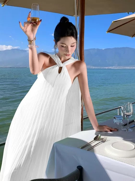 Mystical A Line Halter White Chiffon Sleeveless Date Night Outfits Formal Prom Gown 19th Birthday Dresses RB5689