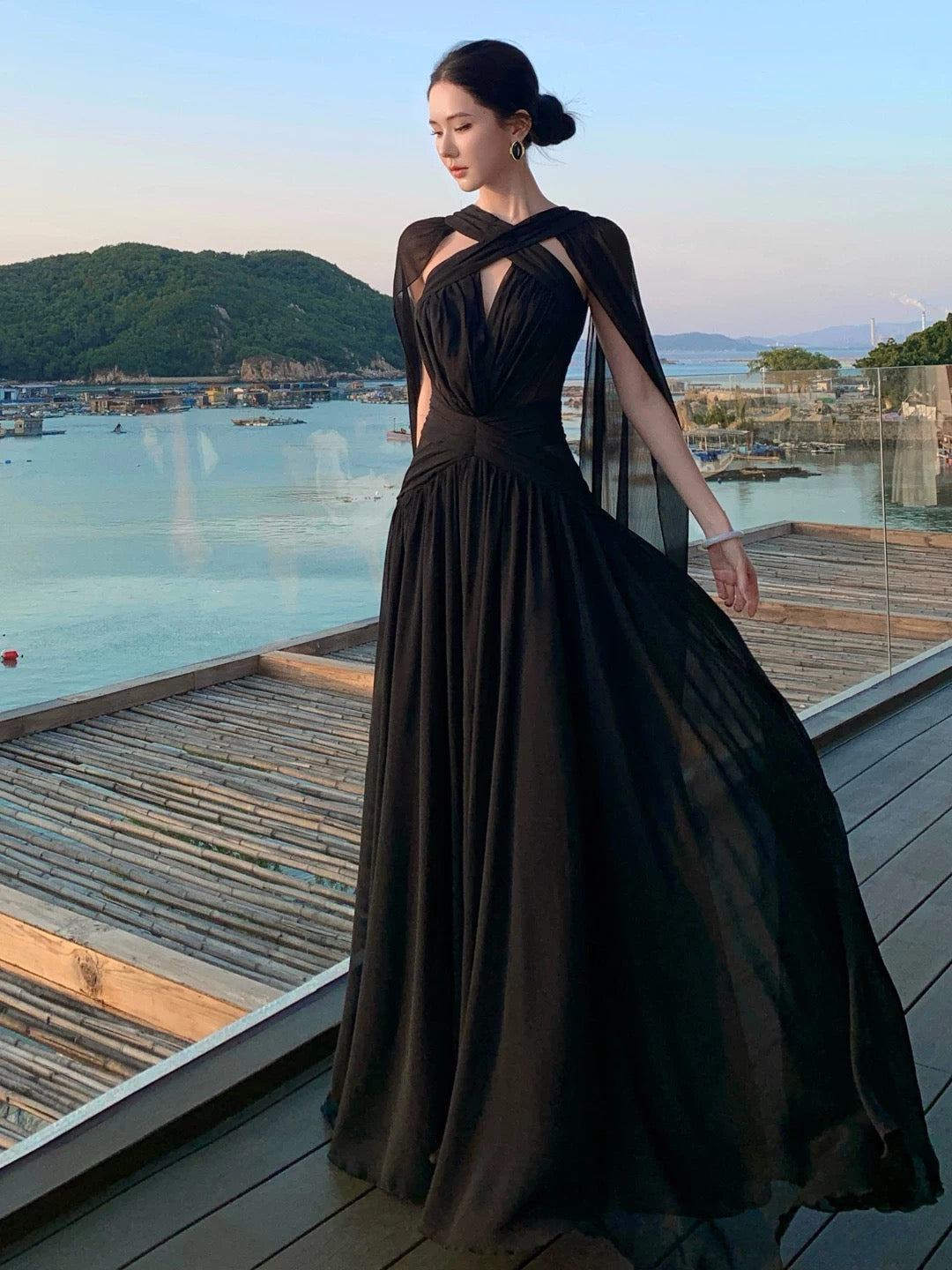 Sexy A line Black Tie Dress With Cape Long Chiffon Date Night Outfits Semi Formal Prom Wedding Guest Dresses RB5378