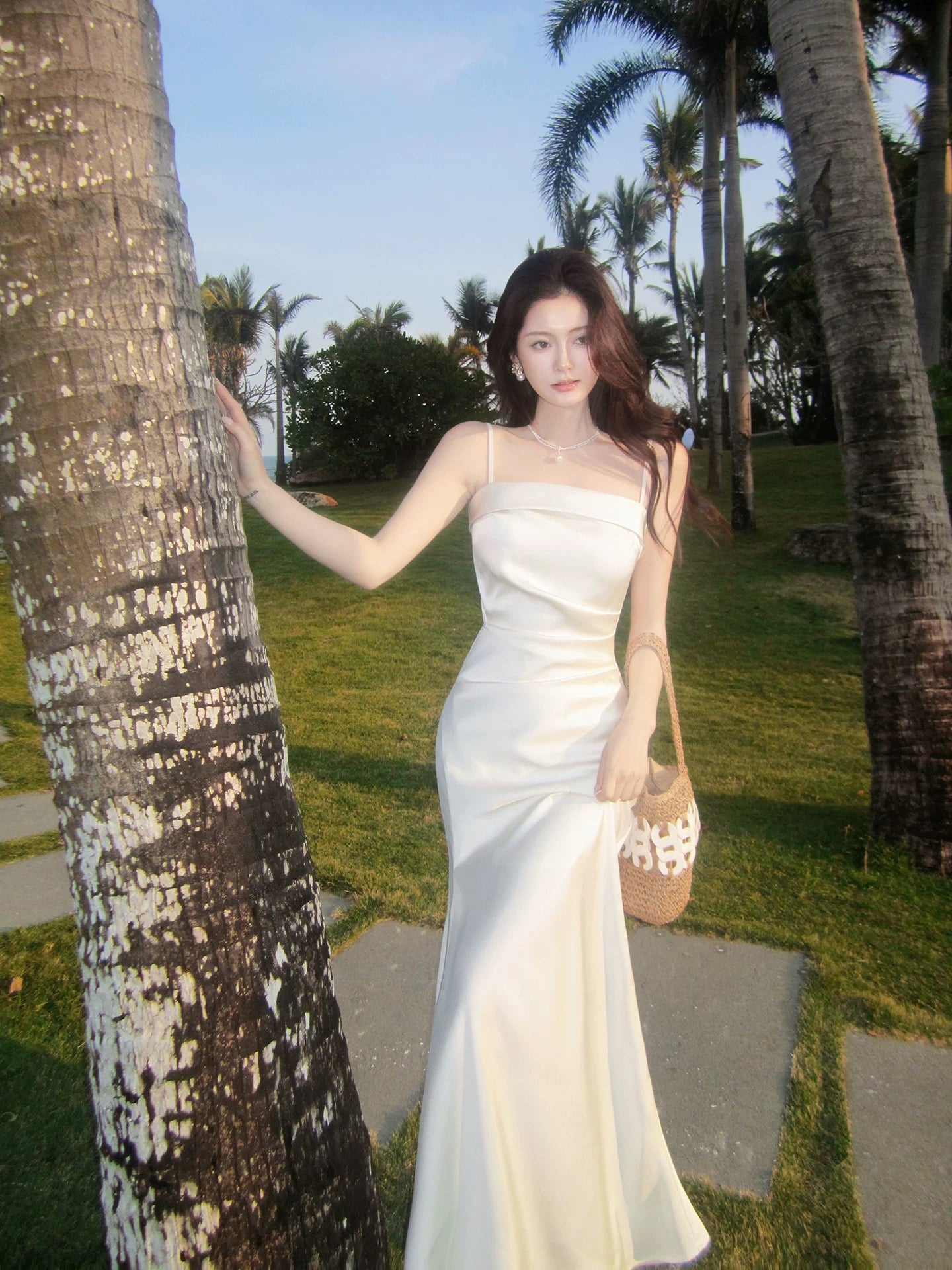 Modest Mermaid Spaghetti Strap White Satin Sleeveless Spring Summer Event Outfits Wedding Guest Dresses RB3849