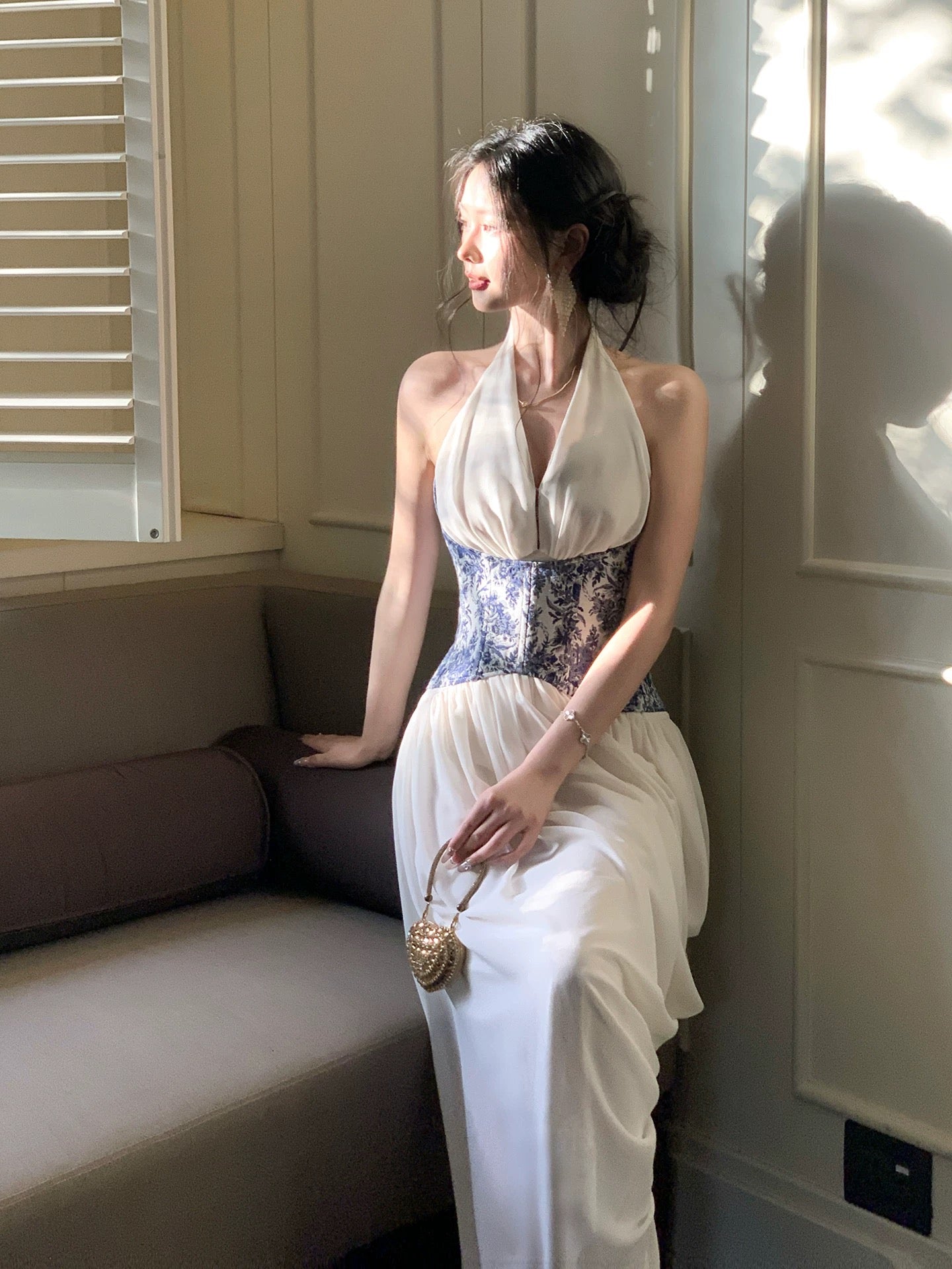 Sexy Sheath Halter White Chiffon Sleeveless Outdoor Semi Formal Summer Garden Beach Event Outfits Wedding Guest Dresses RB4965