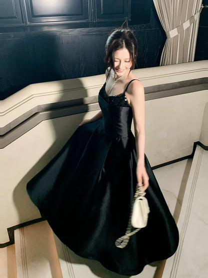 Elegant A line Spaghetti Strap Black Tie Dress Satin Full-hem Maxi Semi Formal Garden Date Night Outfit Wedding Guest Dresses RB5021