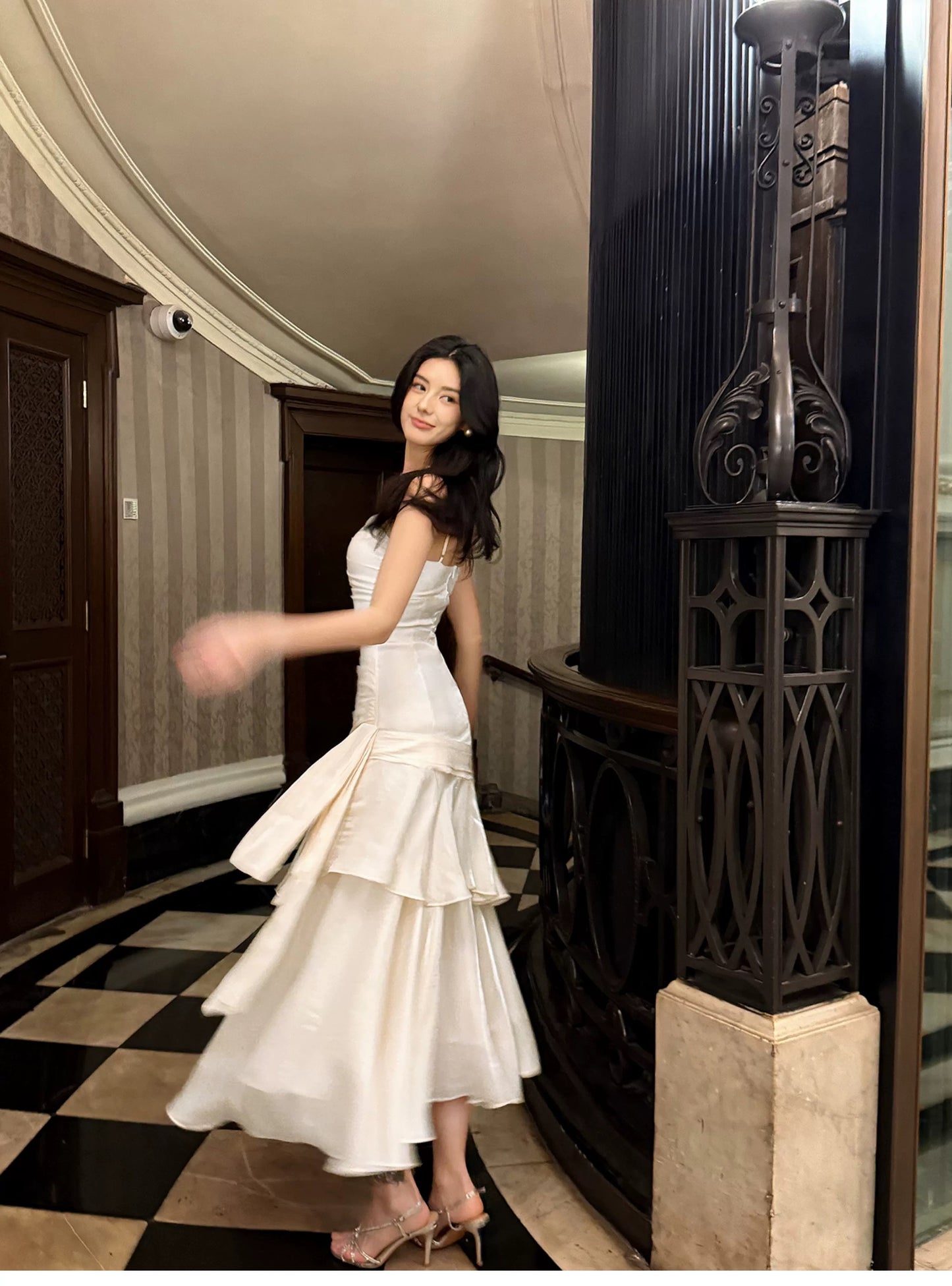Elegant Mermaid Spaghetti Strap White Sleeveless Ruffled Date Night Outfit Outdoor Semi Formal Long Wedding Guest Dresses RB5031