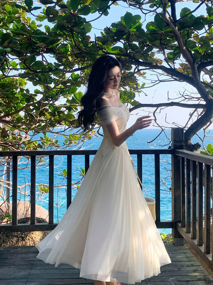 Elegant A Line Spaghetti Strap Champagne Tulle Full-hem Maxi Dress Semi Formal Garden Beach Event Outfits Wedding Guest Dresses RB5001