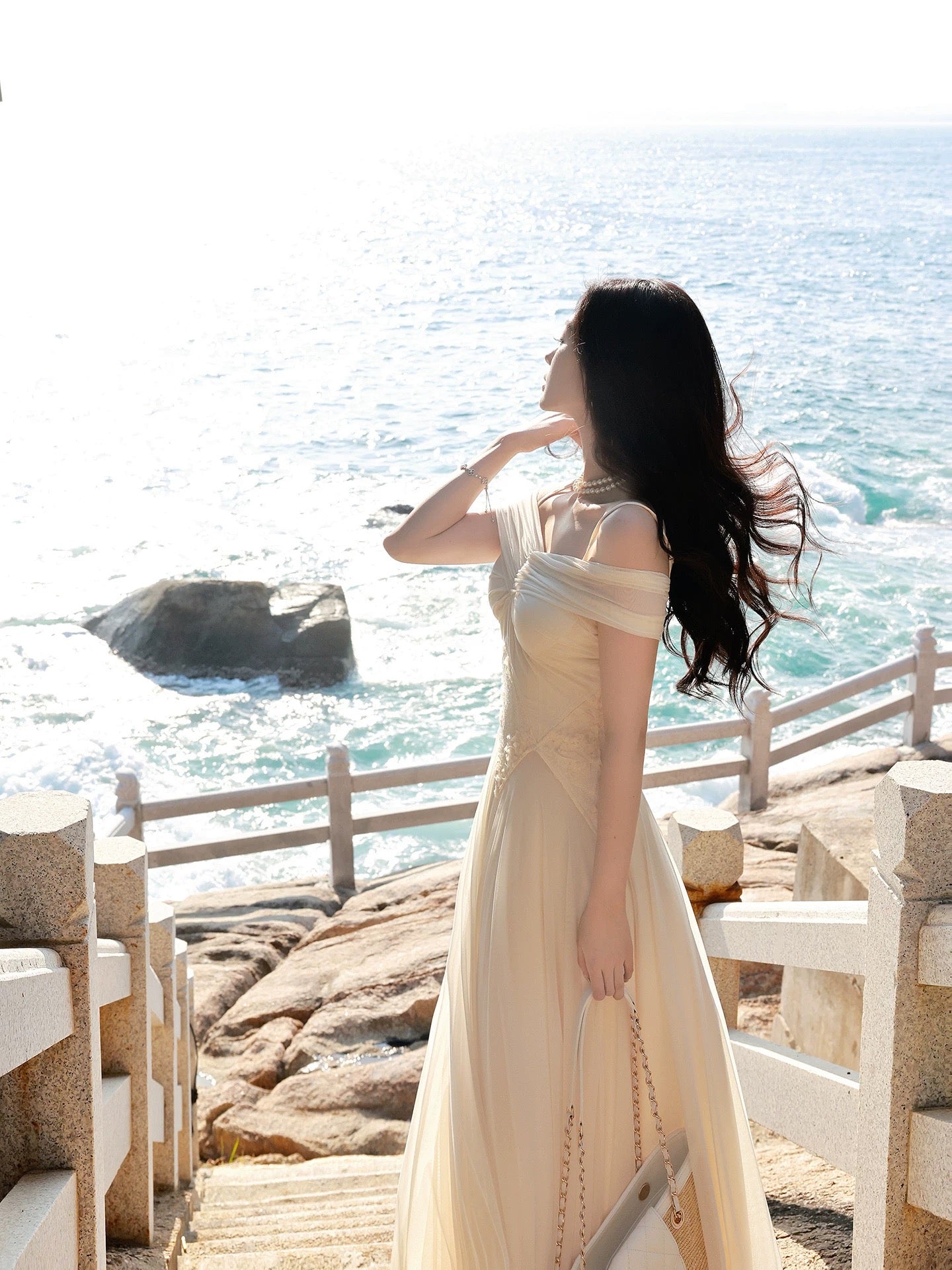 Elegant A Line Spaghetti Strap Champagne Tulle Full-hem Maxi Dress Semi Formal Garden Beach Event Outfits Wedding Guest Dresses RB5001