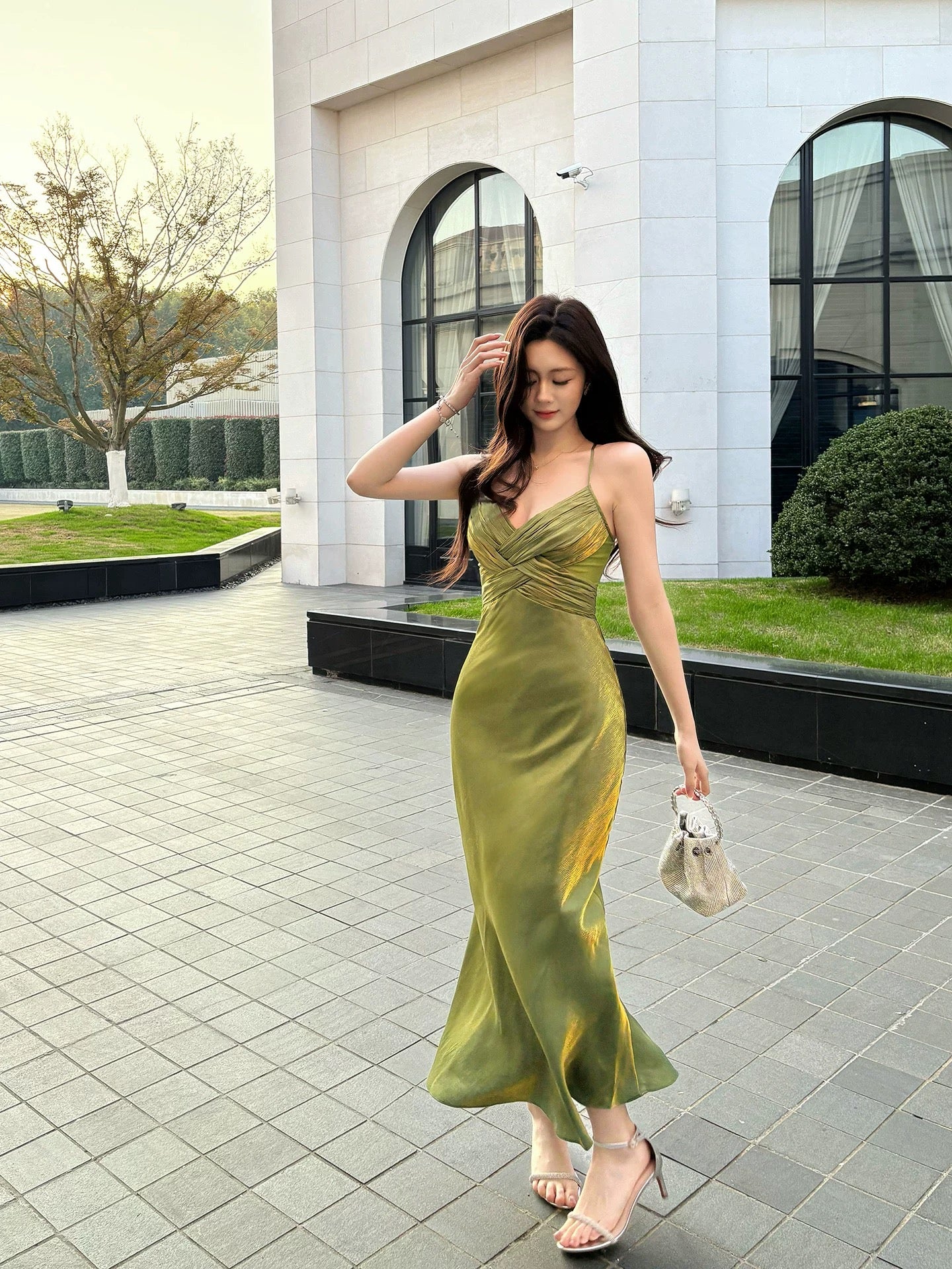 Elegant Mermaid Spaghetti Strap Green Satin Full-hem Maxi Dress Semi Formal Garden Beach Event Outfits Wedding Guest Dresses RB5002
