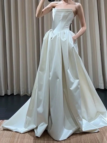 Timeless Ball Gown Strapless White Satin With Ruffle Brides Gown Bridal Dress Floor Length Wedding Dresses RB5555
