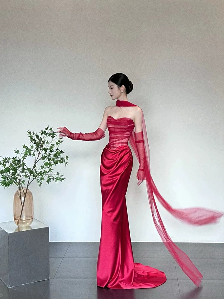 Robes de bal simples Sirène Cœur Rouge Tulle Avec Écharpe Gants Longue Robe de soirée N3175