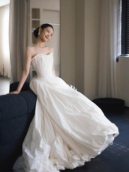 French Style Wedding Dresses A Line Sweetheart Satin Sleeveless White Long Brides Gown N3509