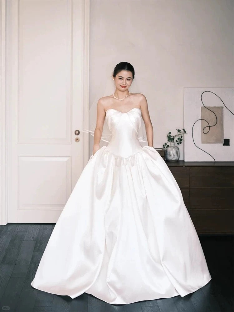 Romantic Wedding Dresses Ball Gown Sweetheart Satin White Summer Garden Long Wedding Gown N3912
