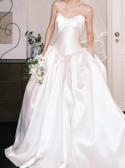 Romantic Wedding Dresses Ball Gown Sweetheart Satin White Summer Garden Long Wedding Gown N3912