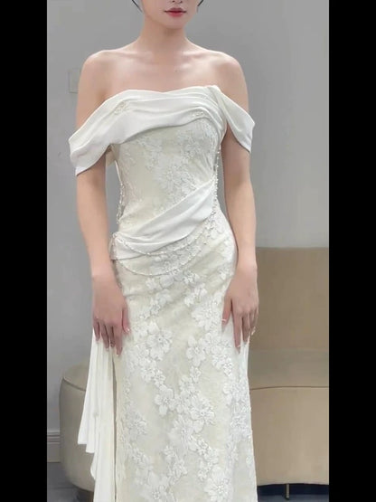 Robes de mariée romantiques sirène épaules dénudées avec dentelle satinée robe de mariée pour jardin d'été N3926