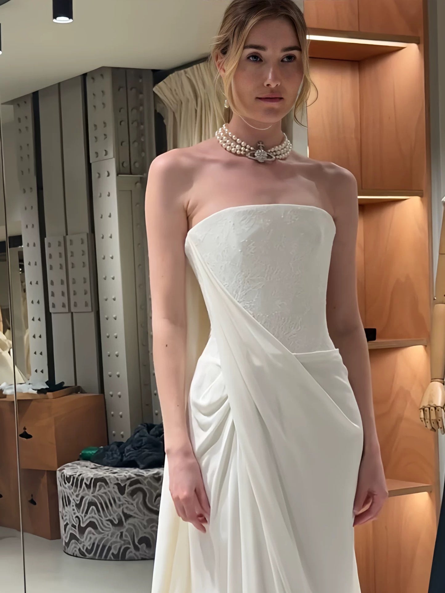 Romantic Wedding Dresses Mermaid Strapless White Satin Slit French Style Summer Garden Wedding Gown N3936