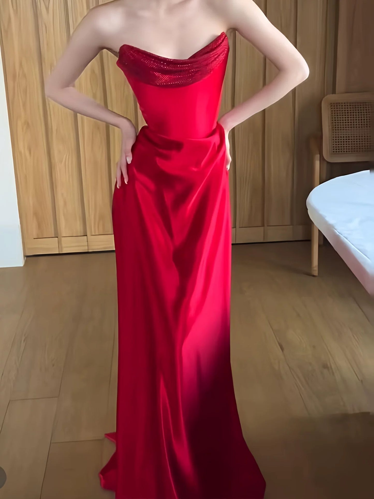 Robe de soirée sirène chic bustier en satin rouge pour les mariages de printemps/été, les événements formels sur la plage ou les invités de mariage N3956